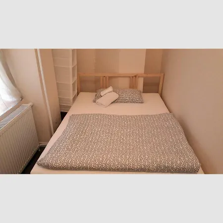 Lodgecity - Private * Berlín